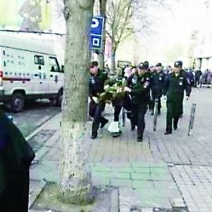 ���ӳ�ǹ���˳��� ��������ǹ���е�������