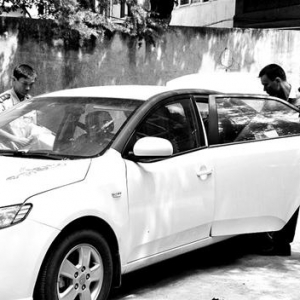 ����4����ƭ��10������Ů